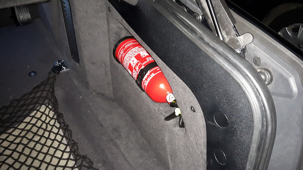 Extintores en los coches, ¿tener o no tener?