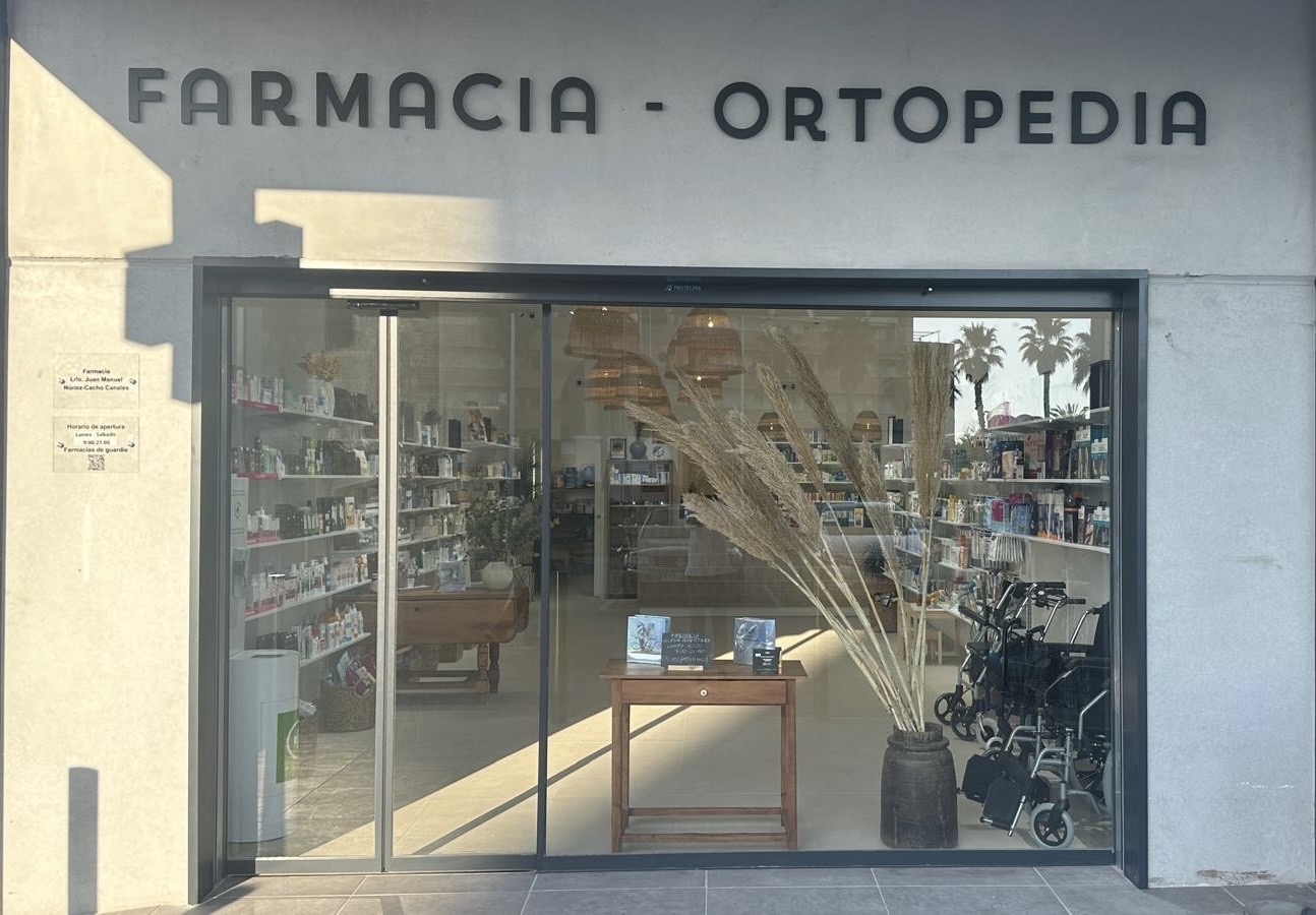 Farmacia La Veleta: nuevo local